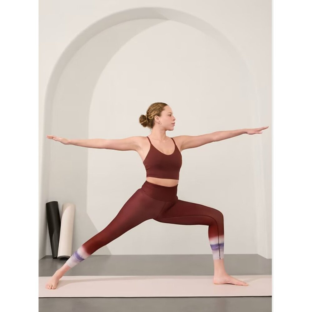 Athleta S Elation Ultra High Rise 7/8 Legging Small Red Abstract